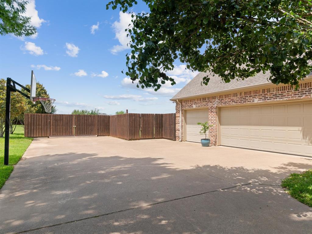 Lake Meadow - Residential