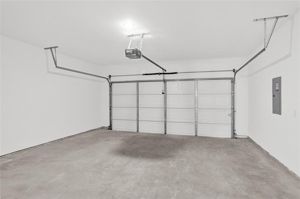 The Oakbend Estates - Residential Lease