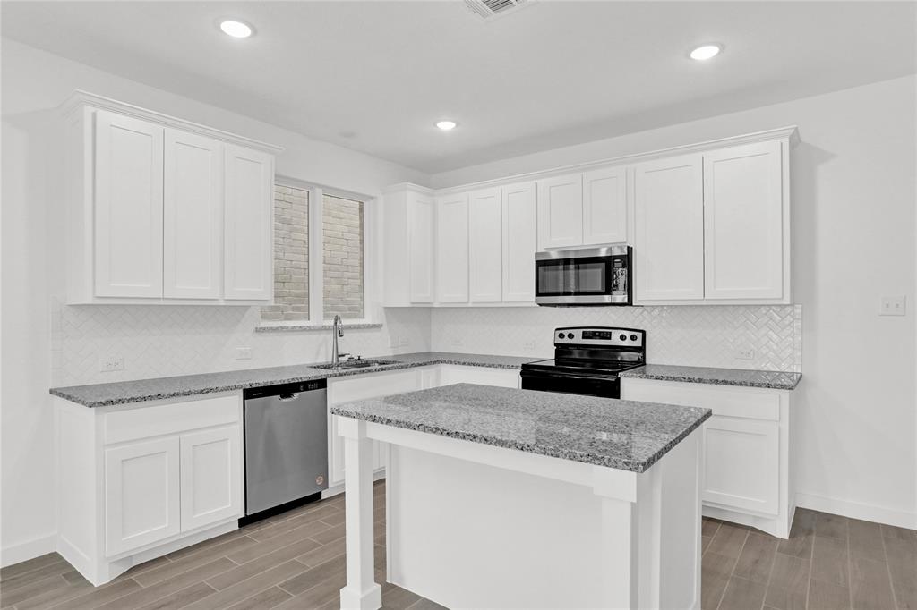 The Oakbend Estates - Residential Lease