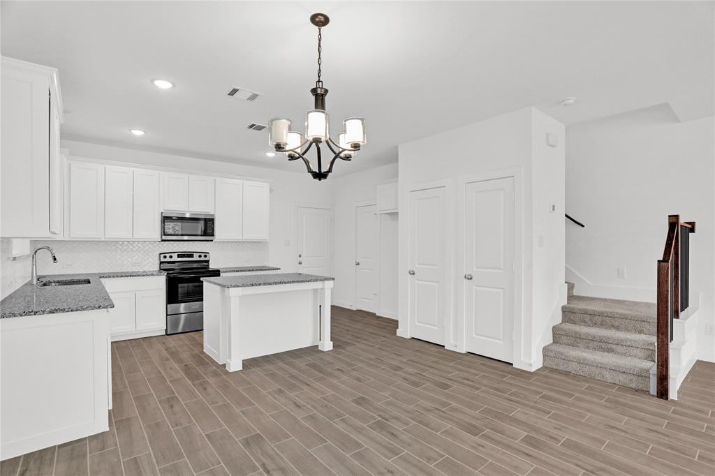 The Oakbend Estates - Residential Lease