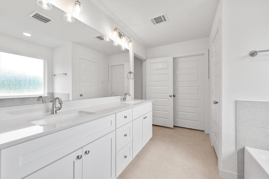 Runaway Bay Unit 6 - Residential