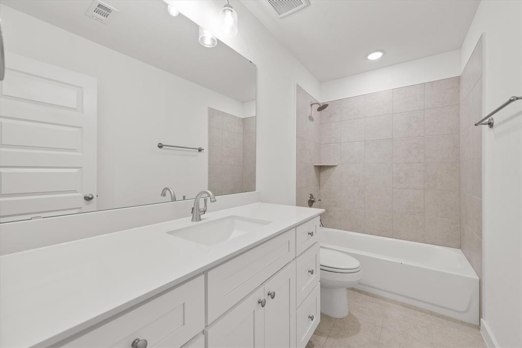 Runaway Bay Unit 6 - Residential