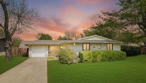 Photo of 832 Greenhaven Drive, Richardson, TX 75080 (MLS # 21224117)