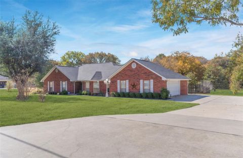 A home in Farmersville