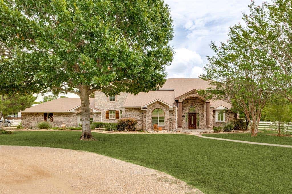 Photo of 135 Shady Creek Lane, Rockwall, TX 75087 (MLS # 21335420)