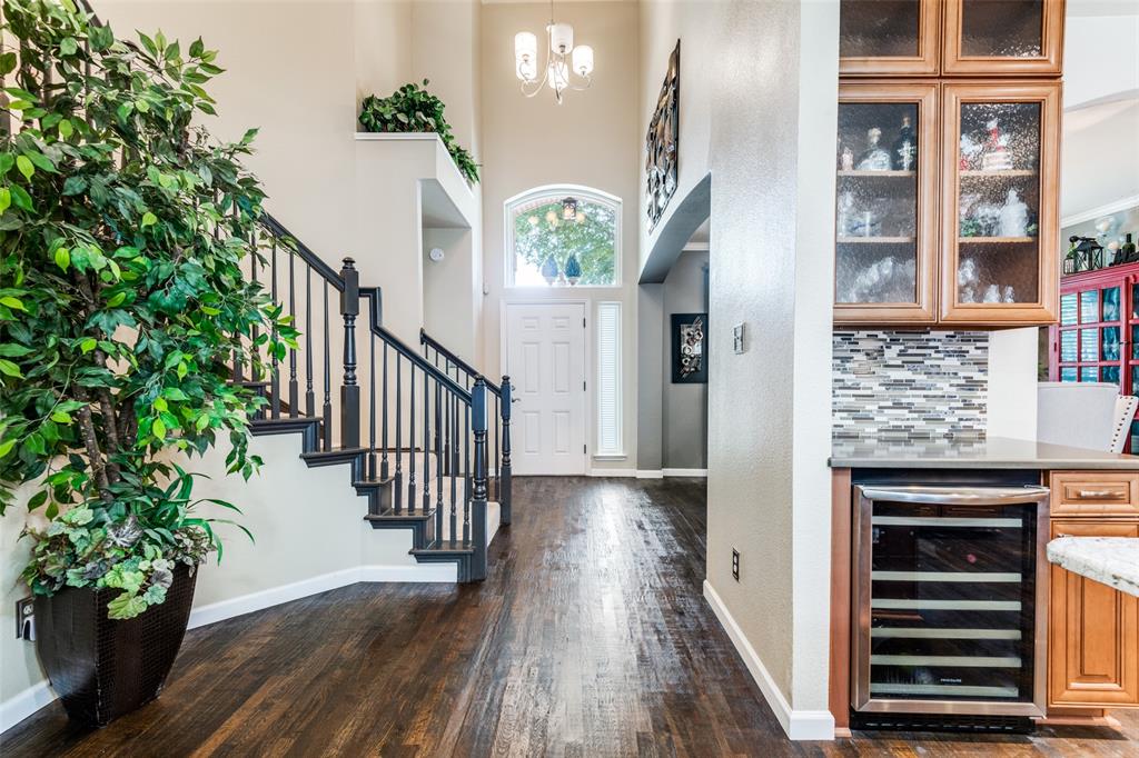 2115 Crestlake Drive