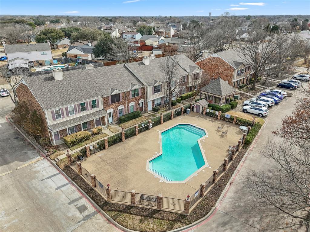 Carriagehouse Village-Victoria Place - Residential