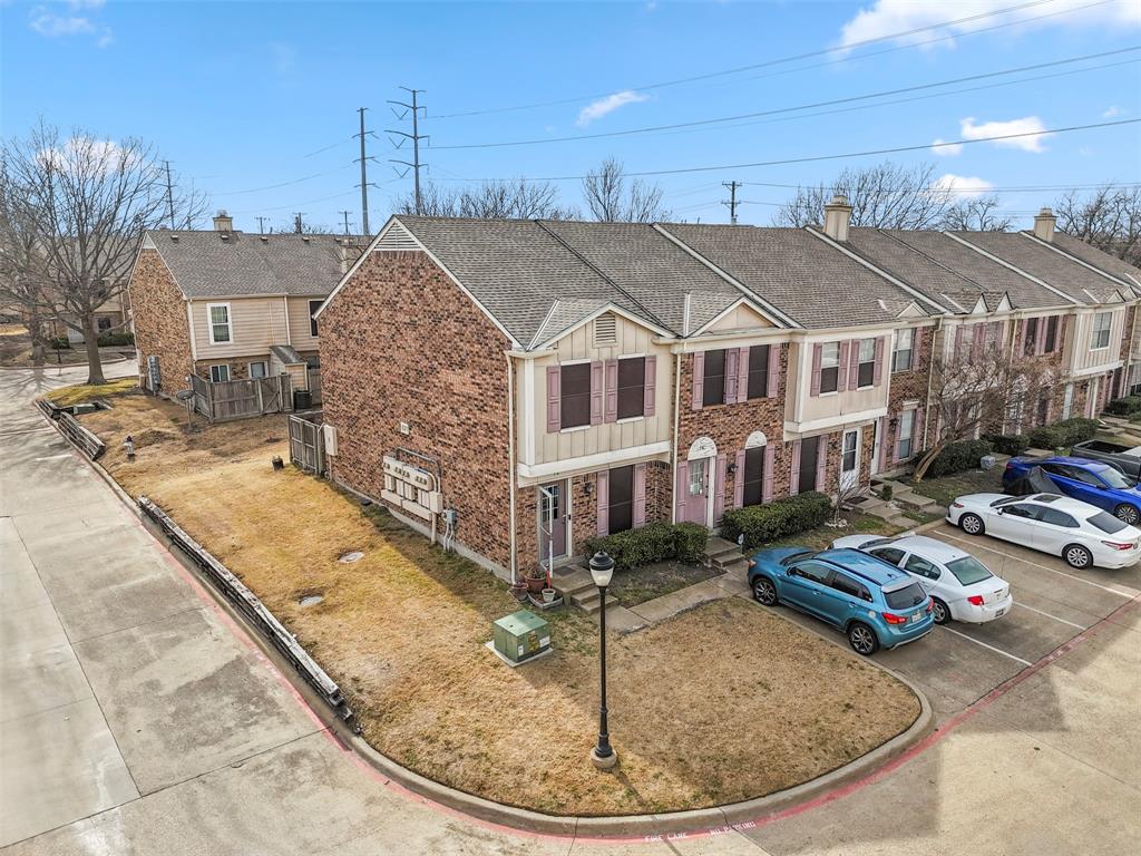 Carriagehouse Village-Victoria Place - Residential