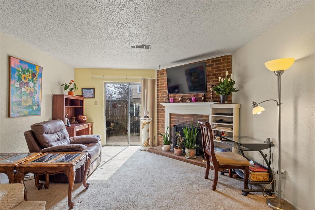 Carriagehouse Village-Victoria Place - Residential