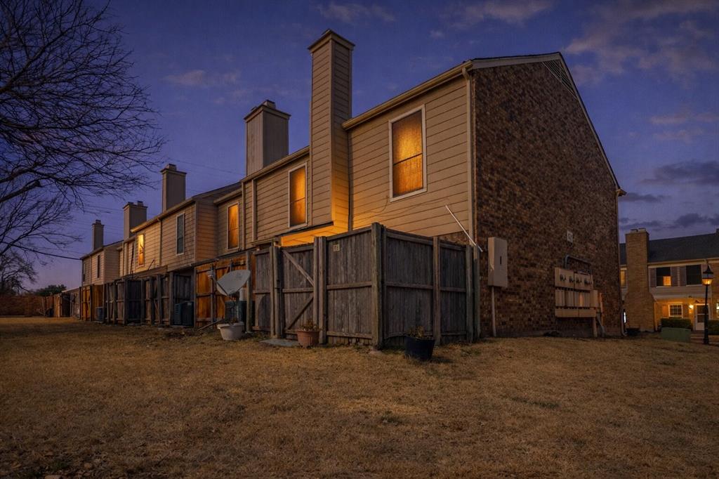 Carriagehouse Village-Victoria Place - Residential