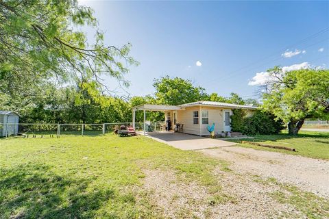 701 S Cutting Street Breckenridge TX 76424