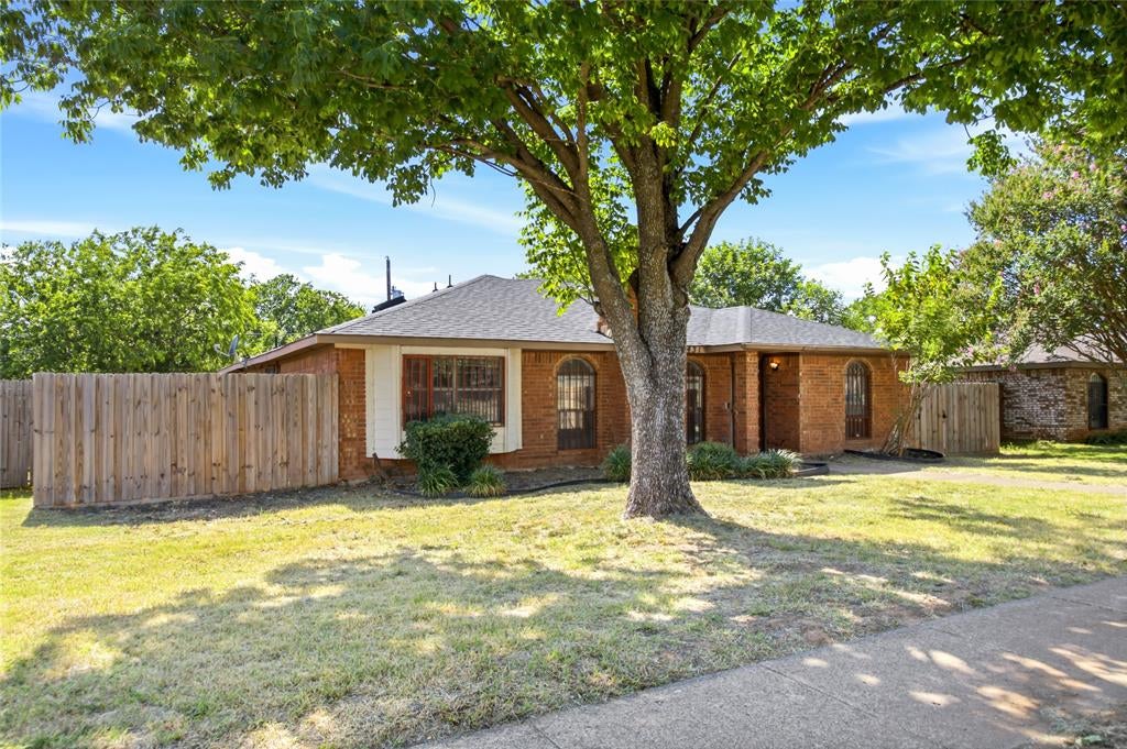2431 Eastern Oaks Drive