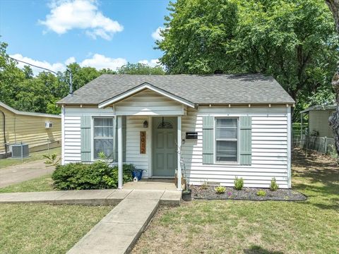 Photo of 3012 Gene Lane, Haltom City, TX 76117 (MLS # 20979475)