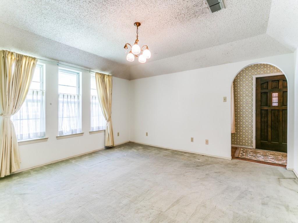 1132 N Irving Heights Drive