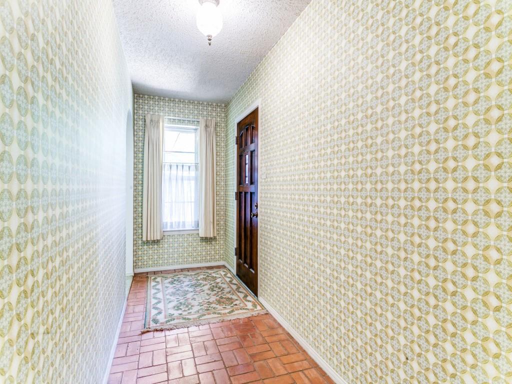 1132 N Irving Heights Drive