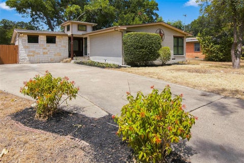 Photo of 815 National Drive, Irving, TX 75060 (MLS # 21367959)