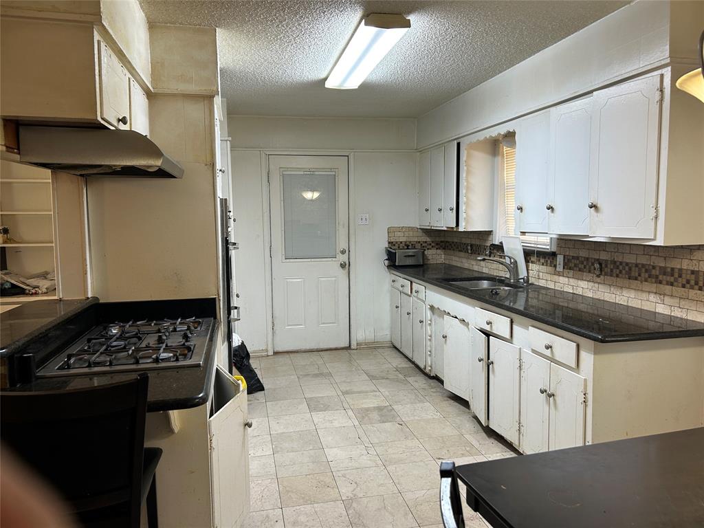 5610 Enchanted Lane