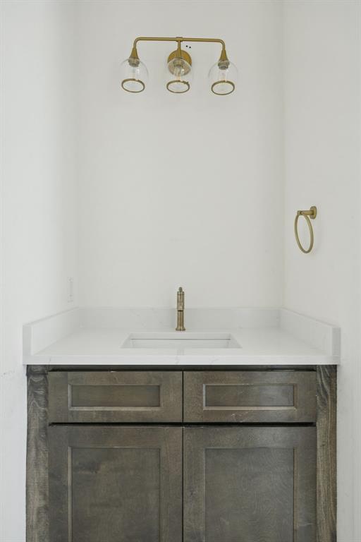 711 Hummingbird Lane