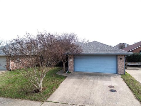 A home in Waxahachie