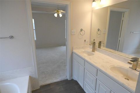 A home in Waxahachie