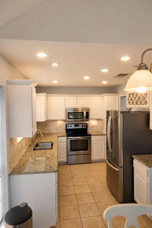 6825 Bellehaven Drive