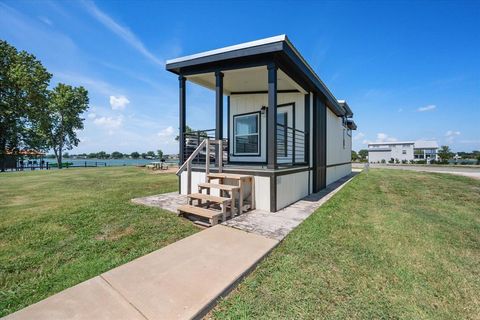 6444 Peninsula Road Kerens TX 75144