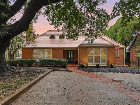 2341 Lofton Terrace Fort Worth TX 76109