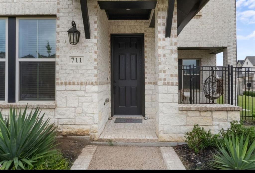 711 Prairie Falcon Drive