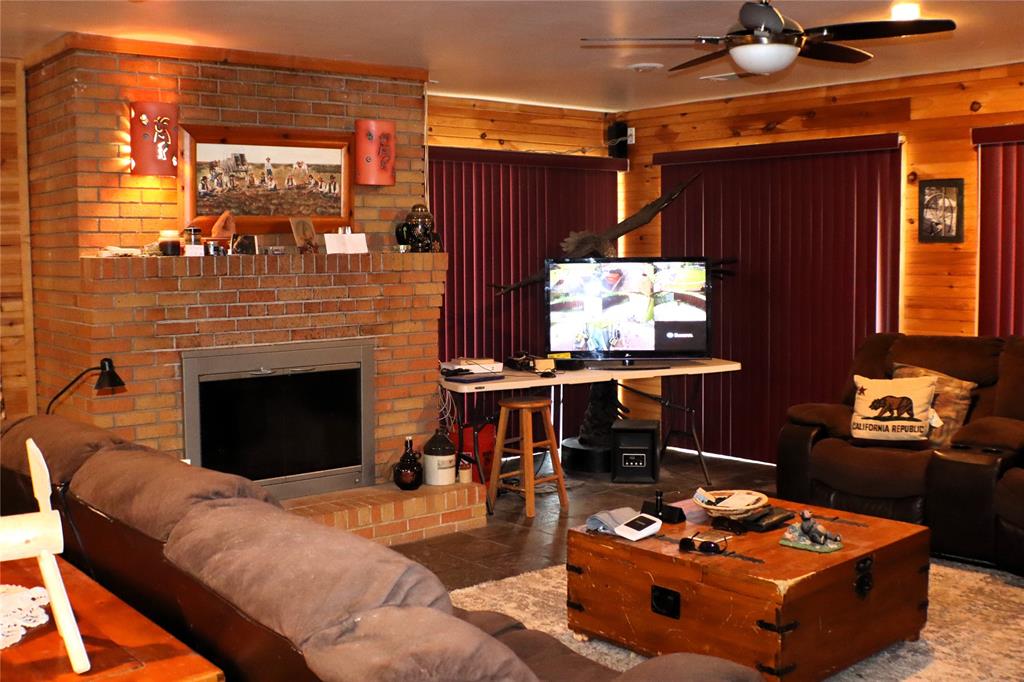 10853 Lakeside Drive