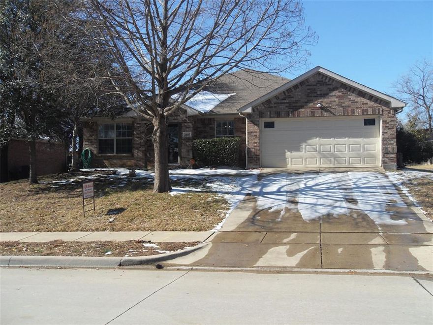 Hard to find Single Story, 4 bedroom, Split bedroom floor plan.  Second living area could be easily made into a home office.  Spacious yet cozy Great Room with kitchen open to the living space, which opens onto the covered deck and fenced back yard.  Kitchen features maple colored cabinets with granite countertops and newish stainless appliances.  Hard surface flooring throughout except for carpet in the bedrooms.  Master suite features a sitting area for that extra piece of furniture and an ensuite bath offering a separate shower and soaking tub.