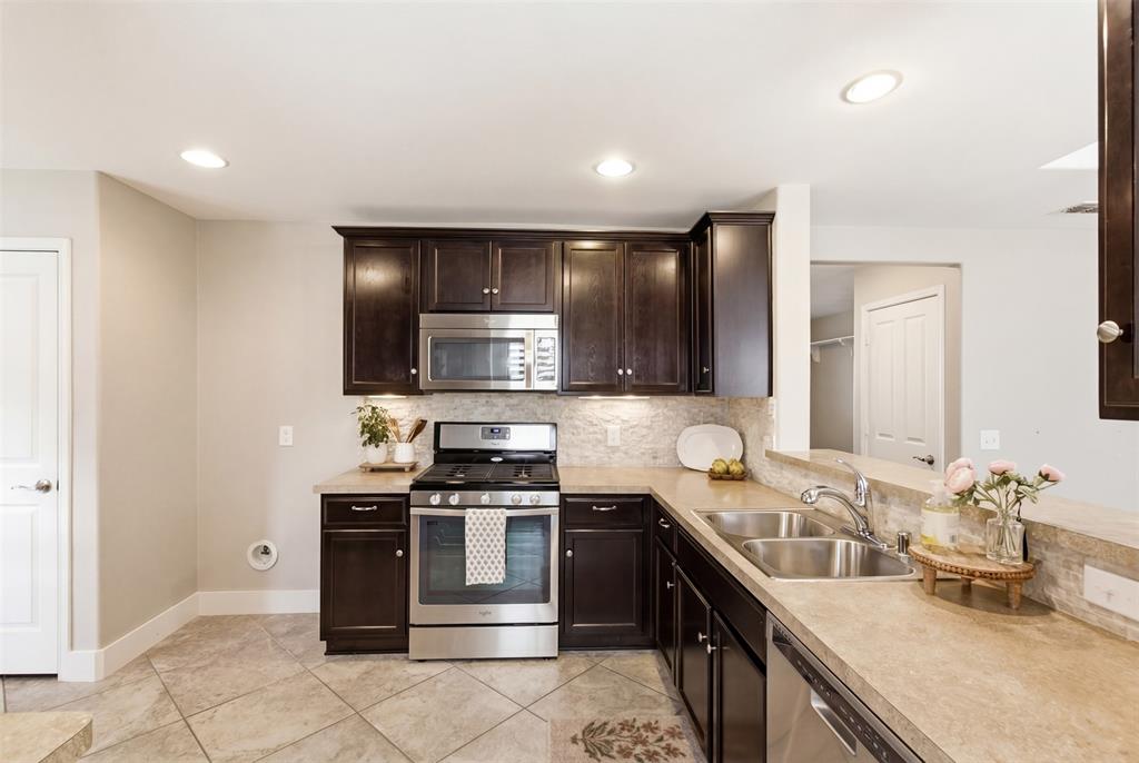 Frisco Lakes By Del Webb Villa - Residential