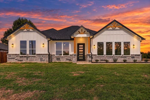 Photo of 1657 Brookview Drive, Lancaster, TX 75146 (MLS # 21419747)