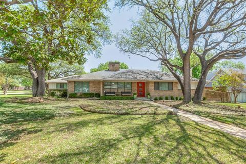 13852 Sprucewood Drive Dallas TX 75240