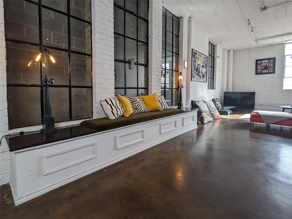 1122 Jackson Street 301