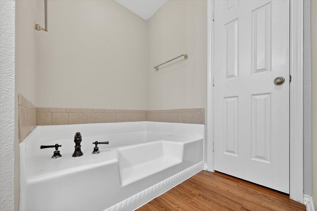 Flower Hill 03 - Residential