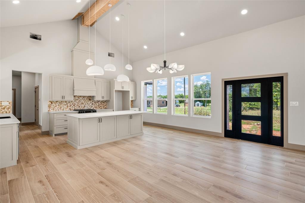 7404 N Sundance Drive