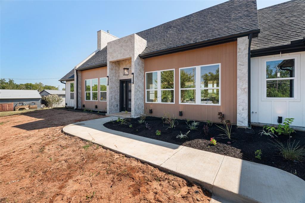 7404 N Sundance Drive