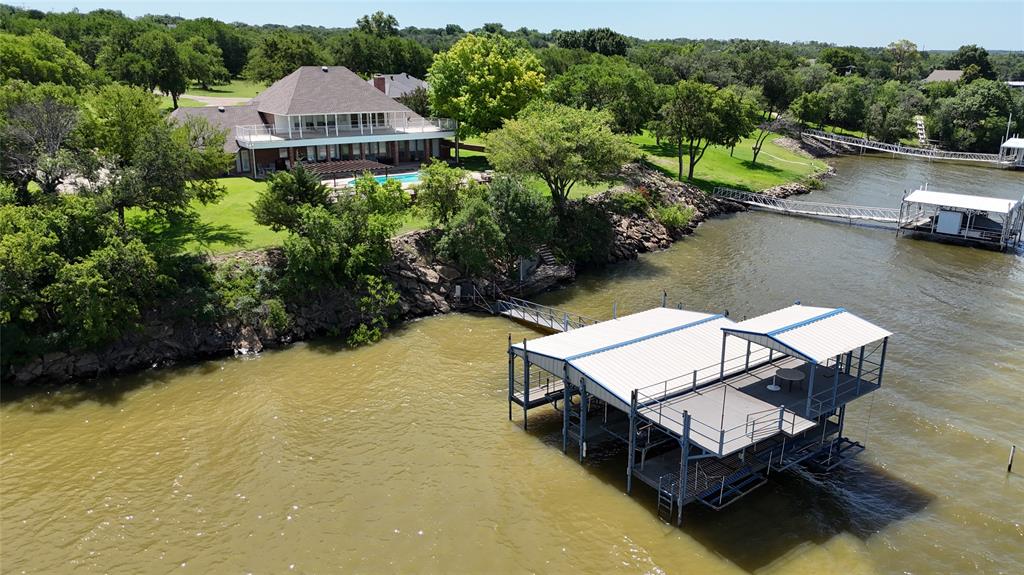 210 Private Road 1543