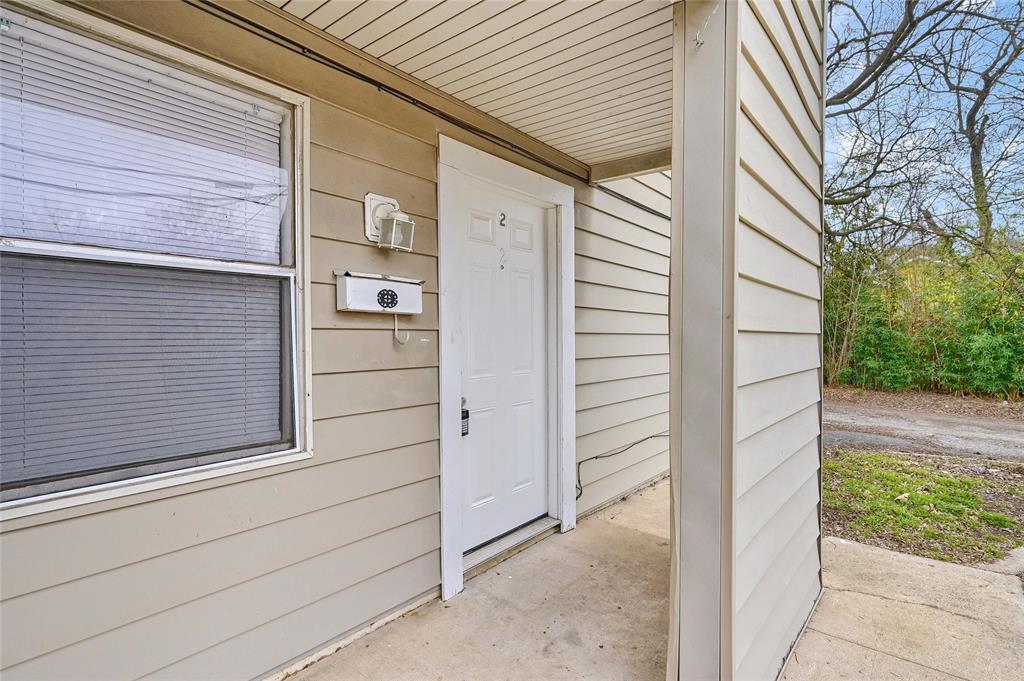 817 S Elm Street 2