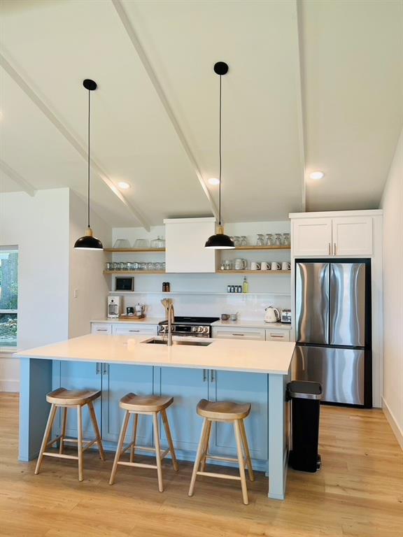 8731 Lakeshore Drive