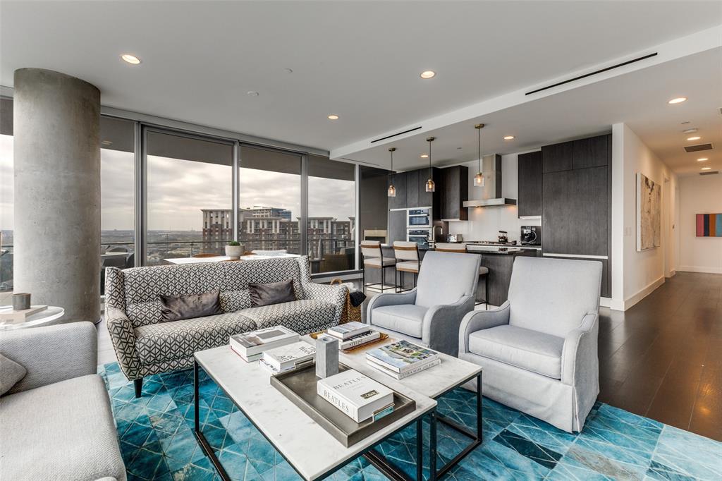 3130 N Harwood Street 801