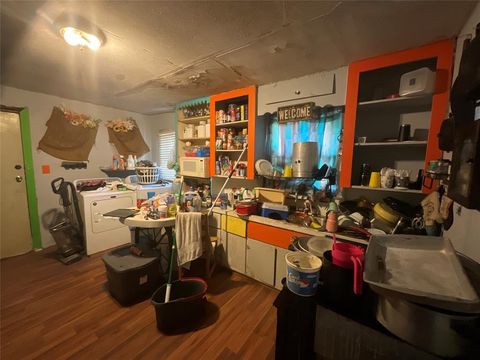 206 County Road 3661 Queen City TX 75572
