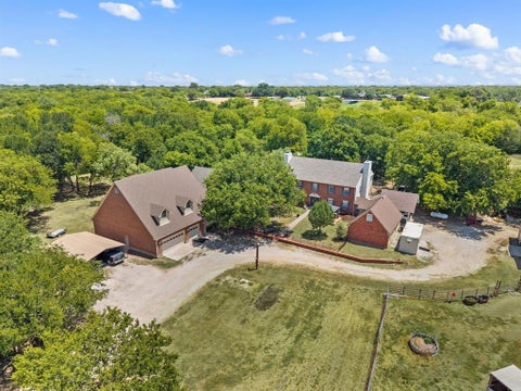 Photo of 6942 Indian Wells Road, Sanger, TX 76266 (MLS # 21360826)