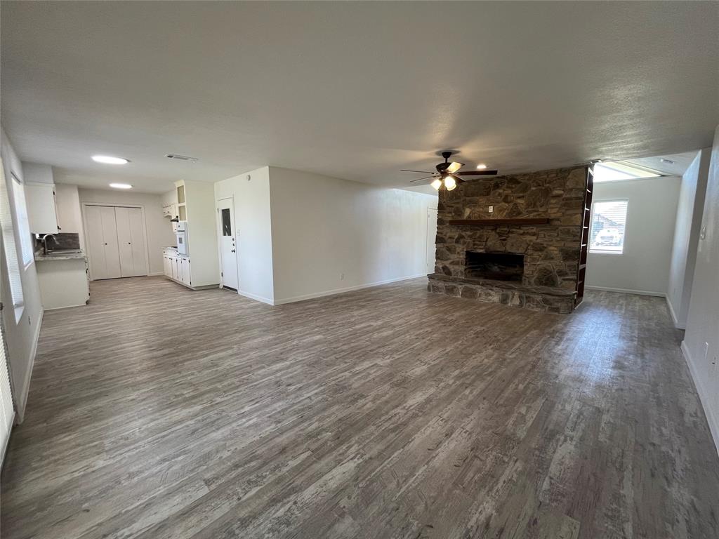 Subd DECORDOVA BEND - Residential Lease