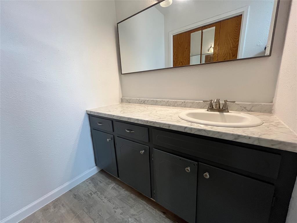 Subd DECORDOVA BEND - Residential Lease