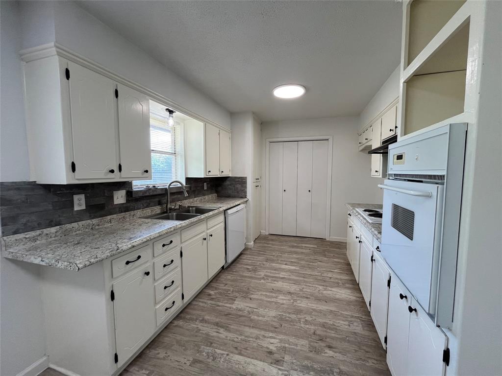 Subd DECORDOVA BEND - Residential Lease