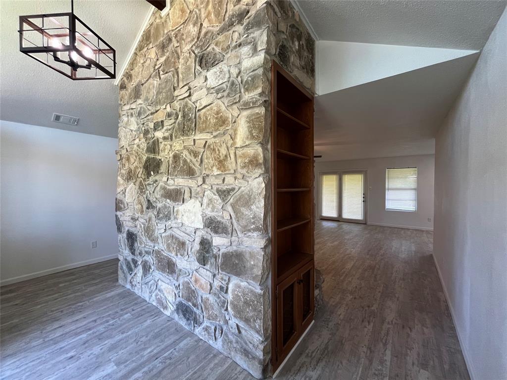 Subd DECORDOVA BEND - Residential Lease