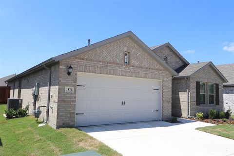 Single Family Residence in Royse City TX 1824 Indian Grass Drive.jpg