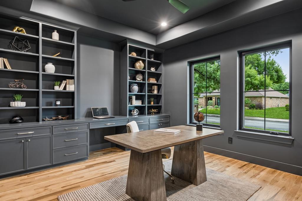 6915 Middle Cove Drive