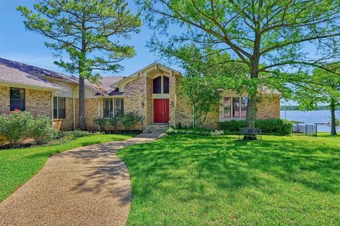 101 Cheyenne Drive Lake Kiowa TX 76240